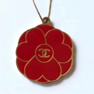 Chanel Red Flower Pendant Valentine’s Day Camilla gold